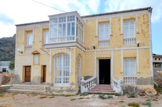 Maison à De la cruz. Casa en venta en raiguero de bonanza, 7 dormitorios.