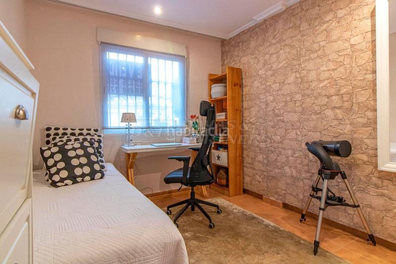 Foto 03c3e2d4-10de-4cc7-8153-7974c459eaab. Casa adossada amb aparcament piscina a Zona los Frutales Torrevieja