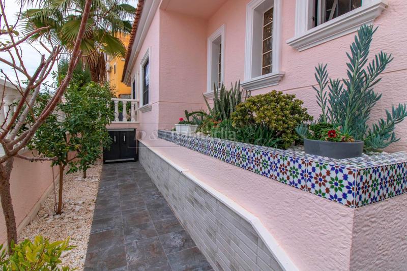 Foto 1f6a0404-2ab1-4d0e-a153-e798bd5fa365. Casa adossada amb aparcament piscina a Zona los Frutales Torrevieja