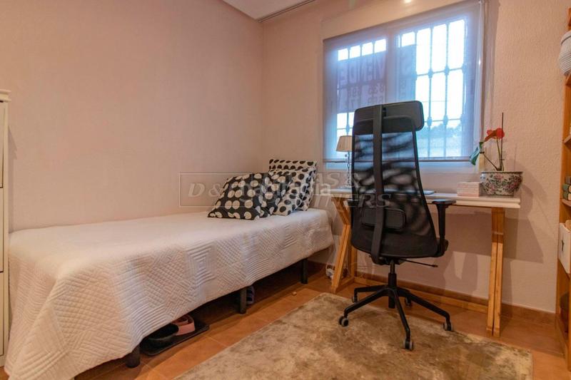 Foto 2461840e-49d5-4e79-ab81-efa7392eb6b4. Casa adossada amb aparcament piscina a Zona los Frutales Torrevieja