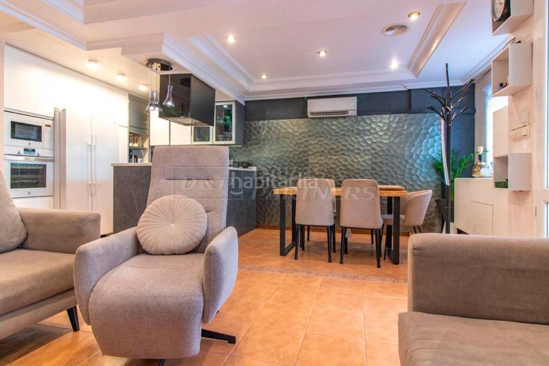 Foto 593cf83d-5f7f-4908-bd81-87a46d209989. Casa adossada amb aparcament piscina a Zona los Frutales Torrevieja