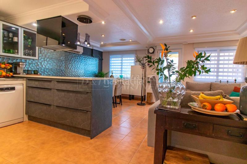 Foto 65dcd46a-8493-493c-aa92-4cfb50573797. Casa adossada amb aparcament piscina a Zona los Frutales Torrevieja