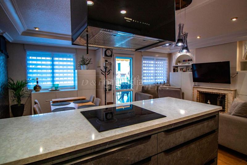 Foto 70ce78a9-abf0-4b1e-b83f-b409f7817064. Casa adossada amb aparcament piscina a Zona los Frutales Torrevieja