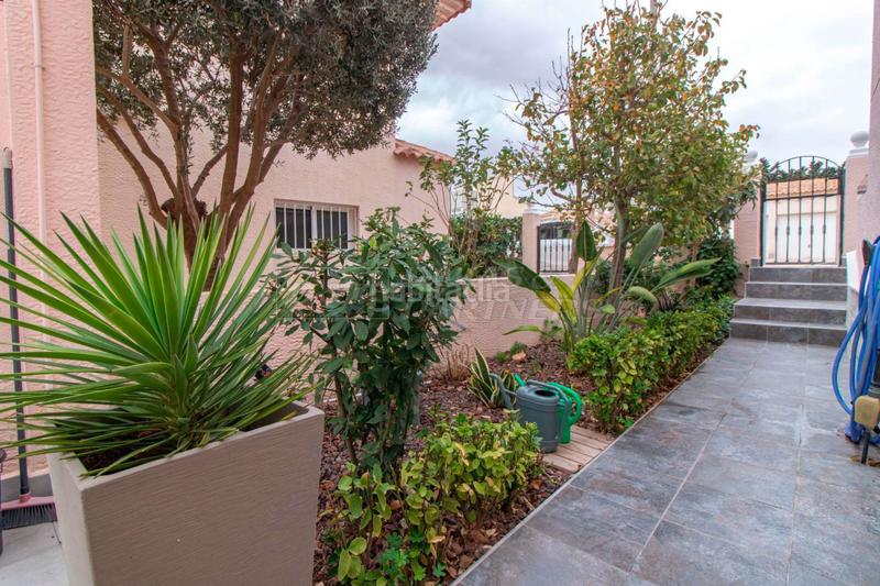 Foto 75144ce0-d046-421a-a619-aa6f4881e5ff. Casa adossada amb aparcament piscina a Zona los Frutales Torrevieja