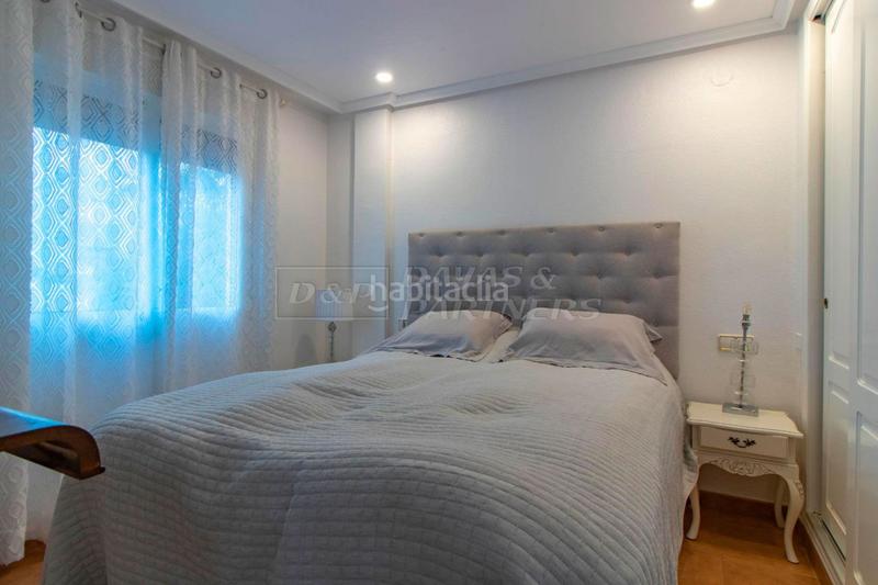 Foto 9dce5cee-9112-45a5-83cc-5908f2610482. Casa adossada amb aparcament piscina a Zona los Frutales Torrevieja