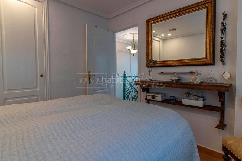 Foto a112451c-9fe6-456d-83ee-3da90b54611d. Casa adossada amb aparcament piscina a Zona los Frutales Torrevieja