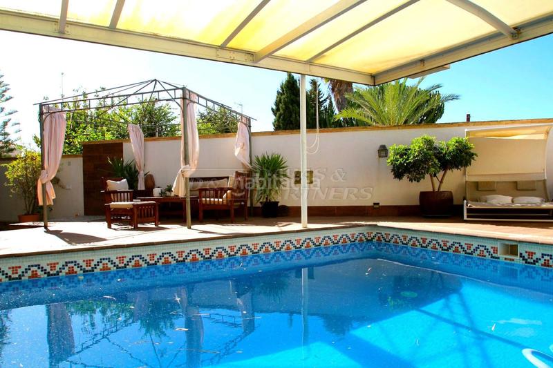 Foto 0aff35d8-7a81-41c6-8483-c55380aa40fe. Chalet villa en venta en las calas, 7 dormitorios. en Torrevieja