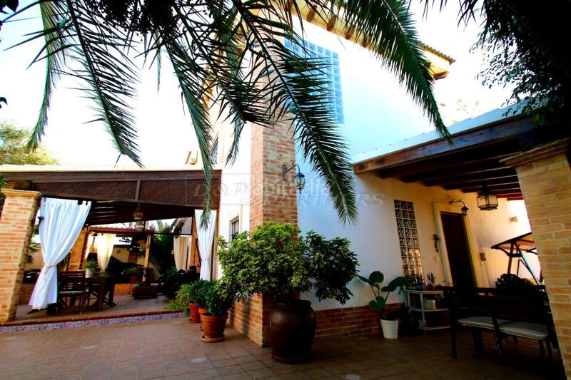 Foto 47b29b70-8e87-4096-a324-be71f1397e11. Chalet villa en venta en las calas, 7 dormitorios. en Torrevieja