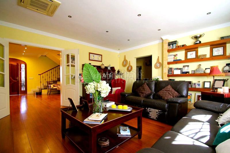 Foto 5c8fa5ef-3fa1-4c2d-a8fc-8df623acdaf2. Chalet villa en venta en las calas, 7 dormitorios. en Torrevieja