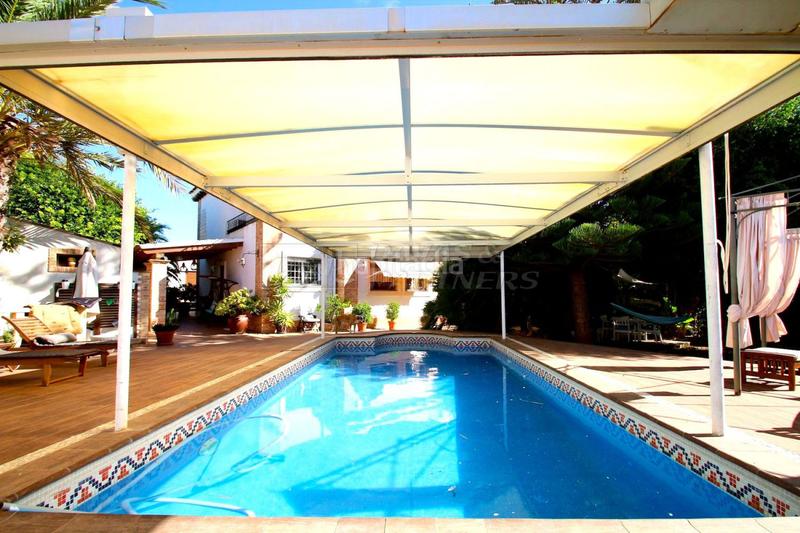 Foto 73b62075-3dc4-4188-812a-b3fa07ae004c. Chalet villa en venta en las calas, 7 dormitorios. en Torrevieja