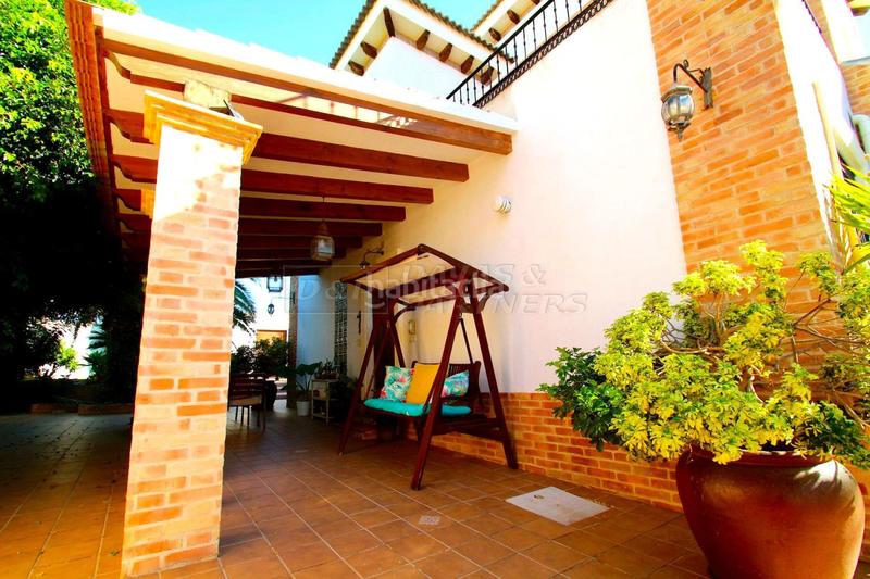 Foto de975edf-fa6c-4f25-975e-65d4cea0b402. Chalet villa en venta en las calas, 7 dormitorios. en Torrevieja