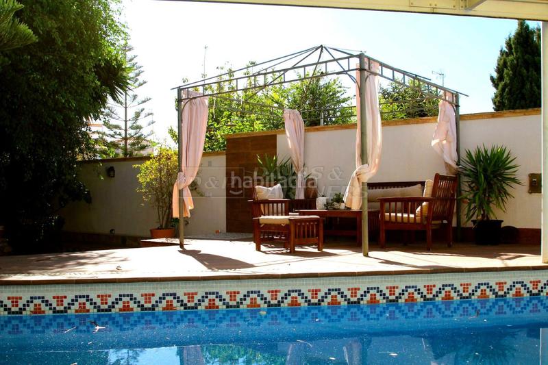 Foto eb54dfa7-1fd3-41fa-a5a2-89a2c10f3f63. Chalet villa en venta en las calas, 7 dormitorios. en Torrevieja
