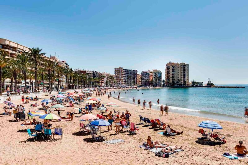 Foto 0575cfe9-81cf-4adf-8ad3-0933d7fd17b7. Apartament amb aparcament a Las Piscinas Naturales Torrevieja