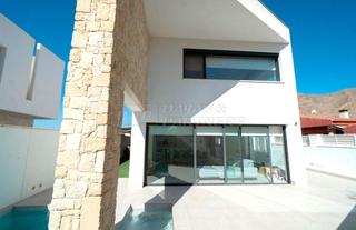 Xalet a Callosa de Segura. Chalet en venta en urb. la monsina, 3 dormitorios.