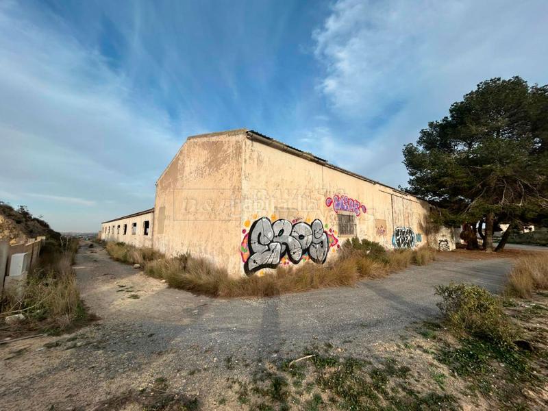 Foto 30e7defe-fc54-4ea6-a364-5c356a679dc6. Bâtiment à usage industriel dans san pedro 2 dans Rojales