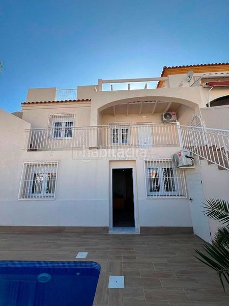 Foto 39bb328c-85fd-4fb9-98de-4b1e00edb7c8. Xalet amb aparcament piscina a Miramar - Torre del Moro Torrevieja