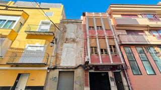 Edifici a Orihuela Ciudad. Edificio en venta en centro, 5 dormitorios.