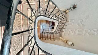 Casa a Orihuela Ciudad. Casa en venta en centro, 5 dormitorios.