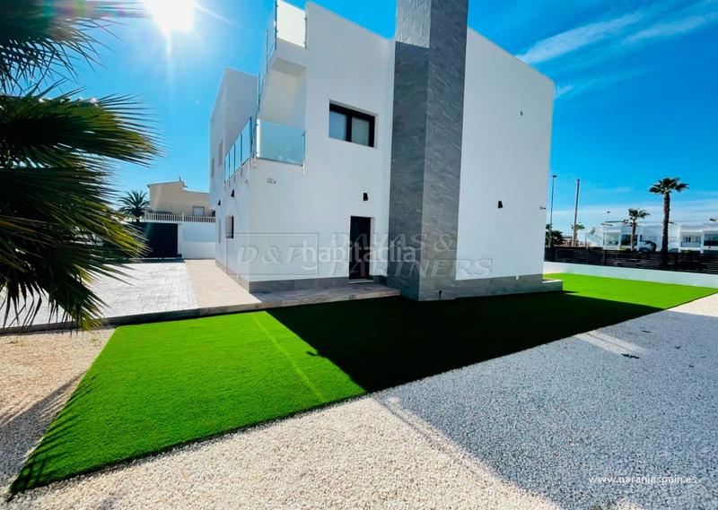 Foto 6284190f-847f-4b58-be68-383e302941d5. Chalet villa en venta en Aguas Nuevas, 5 dormitorios. en Torrevieja