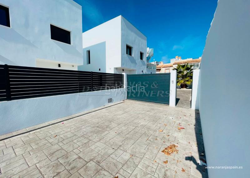 Foto 720a56cf-b51c-4730-9f80-2d20c6795e20. Chalet villa en venta en Aguas Nuevas, 5 dormitorios. en Torrevieja