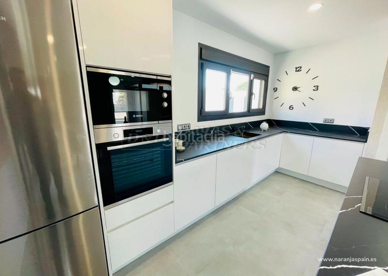 Foto 8fc9e49f-b18f-4707-acbb-8a6548c84066. Chalet villa en venta en Aguas Nuevas, 5 dormitorios. en Torrevieja