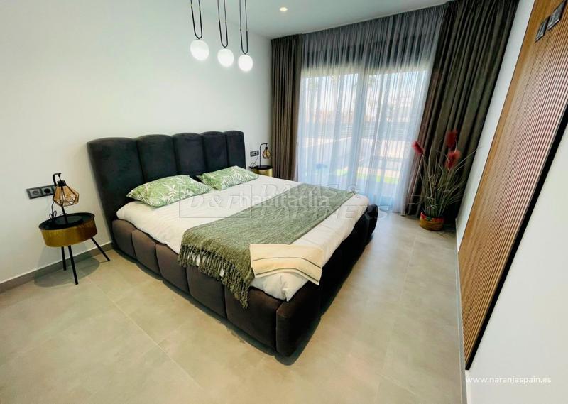 Foto b8e42ada-26c3-4e11-ba26-e1d7d11f1adc. Chalet villa en venta en Aguas Nuevas, 5 dormitorios. en Torrevieja