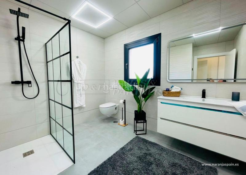 Foto dc1d613a-b55b-4f91-b11a-3dd70096bcca. Chalet villa en venta en Aguas Nuevas, 5 dormitorios. en Torrevieja