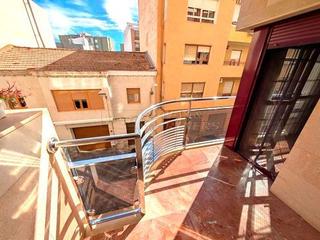 Pis a Castellón 6. Piso en venta en centro, 4 dormitorios.
