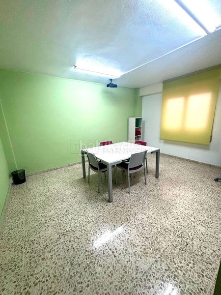 Foto b2627a67-a921-47ca-baf1-81ef282abf65. Alquiler local comercial en duque de tamames 19 local en alquiler en centro, 4 dormitorios. en Orihuela