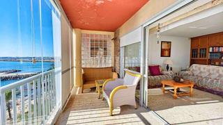 Flat in Las Piscinas Naturales. Piso en venta en centro  paseo marítimo, 3 dormitorios.