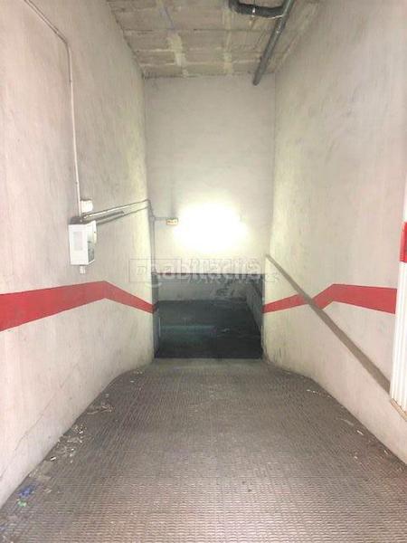 Foto 18043f84-90fe-47d3-88a7-5e4a092990d5. Autoparkplatz in gabriel miró 22 in Puerto Deportivo Torrevieja