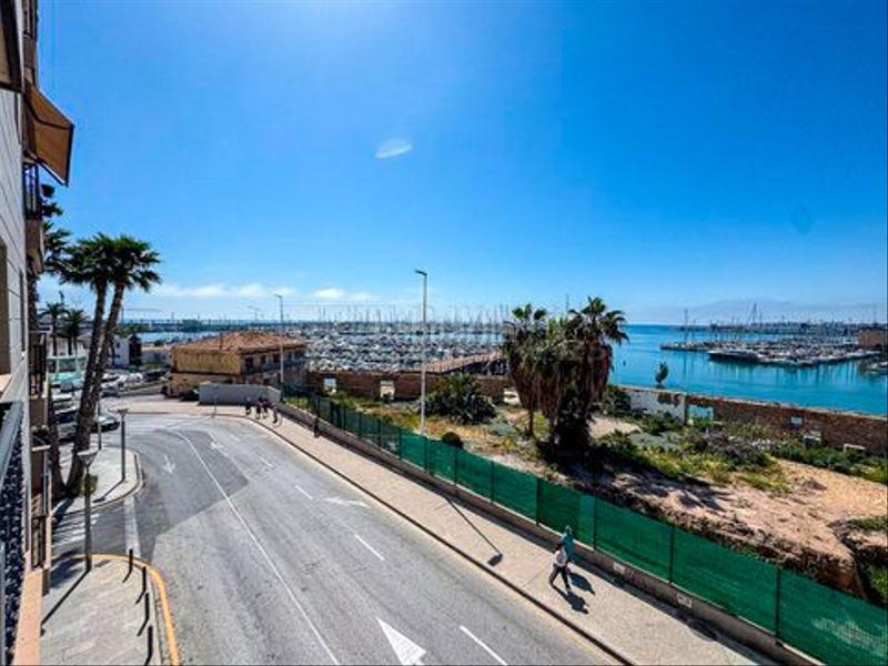Foto d7fe523e-1119-4f5e-b49a-a40293bbfb7c. Pis amb aparcament a Centro - Muelle Pesquero Torrevieja