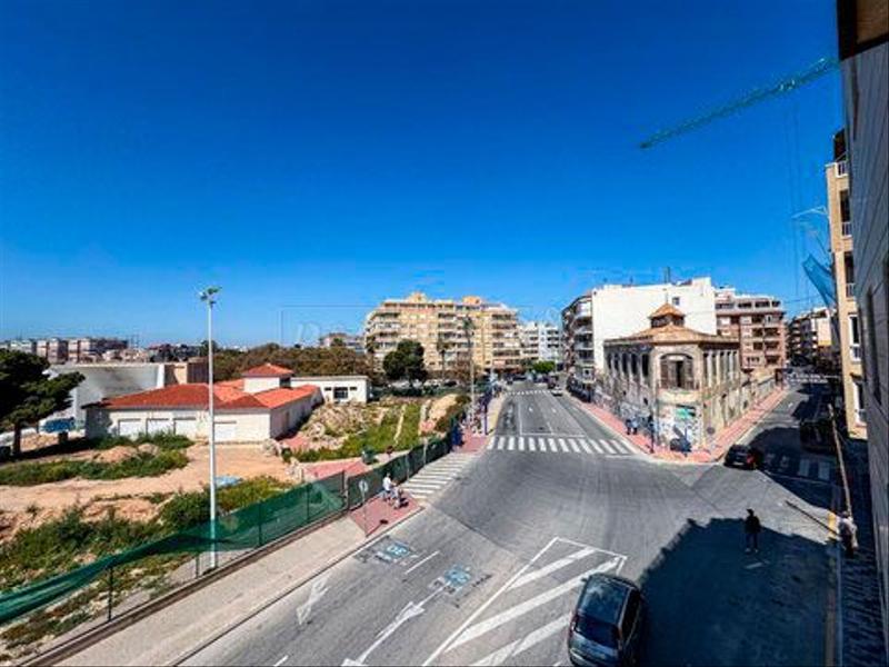 Foto f67f3492-dfa7-40f9-9656-35e2ac3acc1c. Pis amb aparcament a Centro - Muelle Pesquero Torrevieja