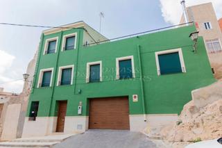 Casa en Pl. de ramn sij 6. Casa en venta en centro, 4 dormitorios.