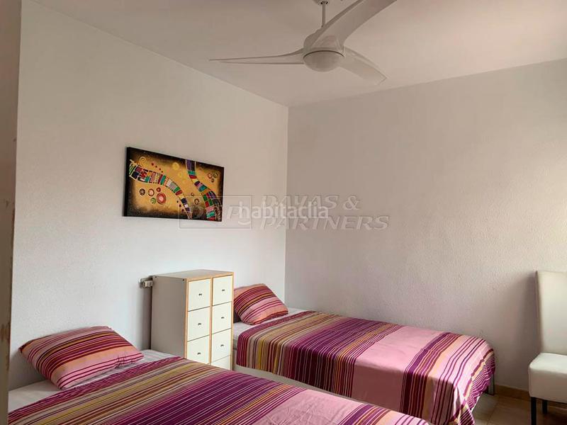 Foto 8c72095b-d080-4215-b46d-adc0ddffd3bc. Xalet amb aparcament a La Zenia Orihuela