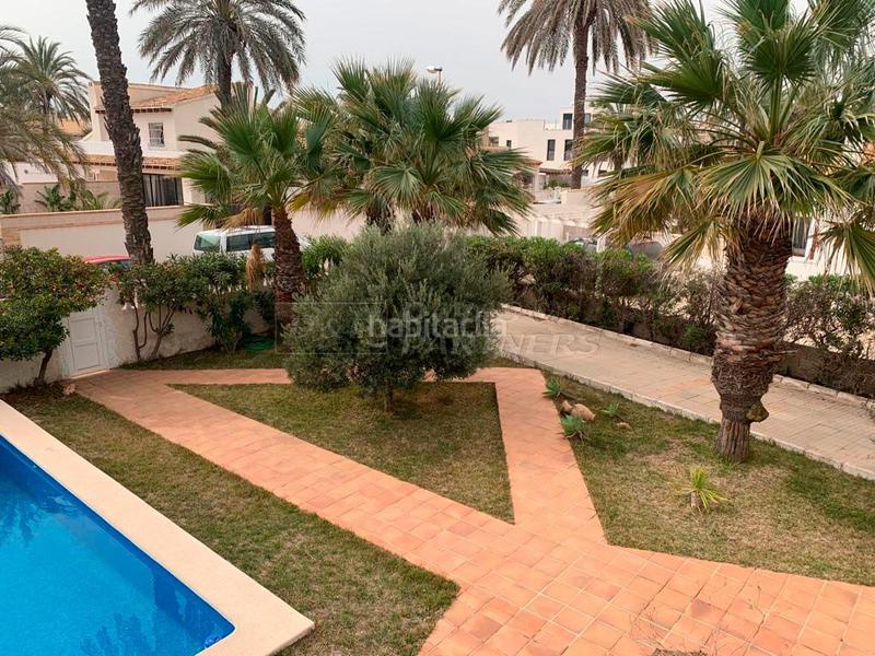 Foto 9b648de1-43b9-4eb5-8594-4223fc683b76. Xalet amb aparcament a La Zenia Orihuela