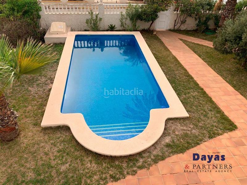 Foto f5124ce0-2b1d-4c4d-80b9-93769c1f8d4b. Xalet amb aparcament a La Zenia Orihuela