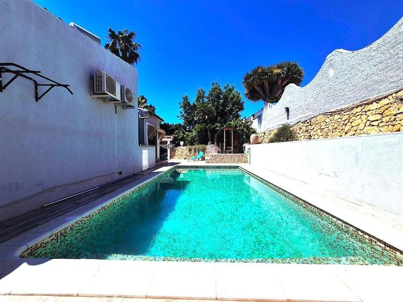 Foto 3d775cb5-db19-4c21-8e05-e68dfd90c9c8. Chalet con parcheggio piscina in Pueblo-Ubanizaciones Alfàs del Pi (l´)