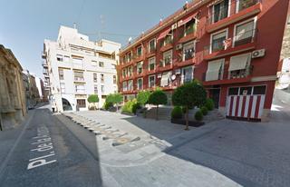 Aparcament cotxe a Orihuela Ciudad. Garaje en venta en centro.