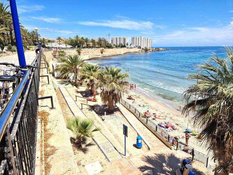 Foto 88cf4333-d1e5-4b5f-9483-ddcb6ff2d2dd. Casa adosada adosado en venta en Punta Prima, 4 dormitorios. en Orihuela