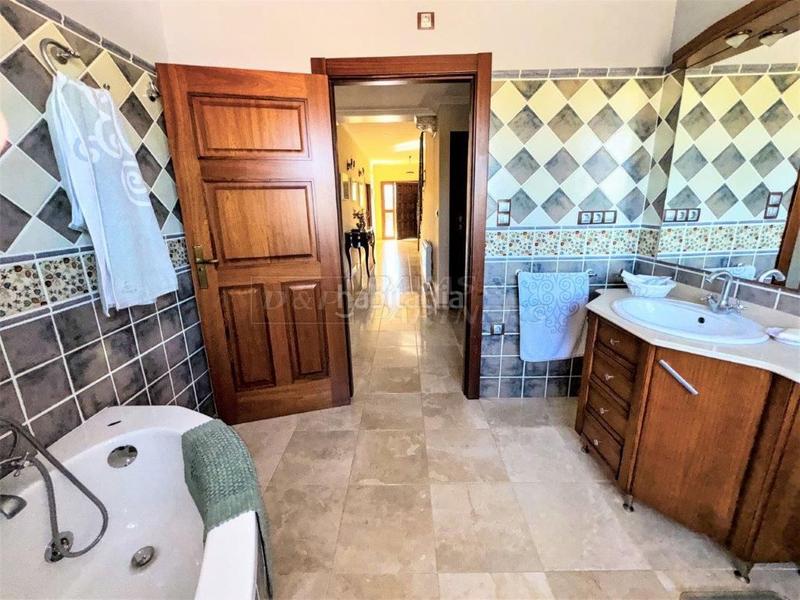 Foto 02dd42a0-15fe-42f1-81a7-d4deaae7fb7c. Chalet villa en venta en centro, 5 dormitorios. en Orihuela