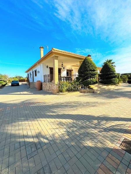 Foto 0baa3de4-c510-4ff3-89a1-90288bd24c4d. Chalet villa en venta en centro, 5 dormitorios. en Orihuela