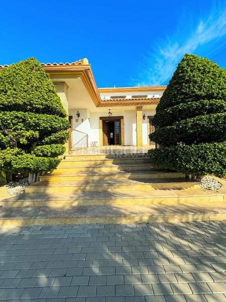 Foto 109a4178-92b4-4957-b6bc-16f79c2070a2. Chalet villa en venta en centro, 5 dormitorios. en Orihuela