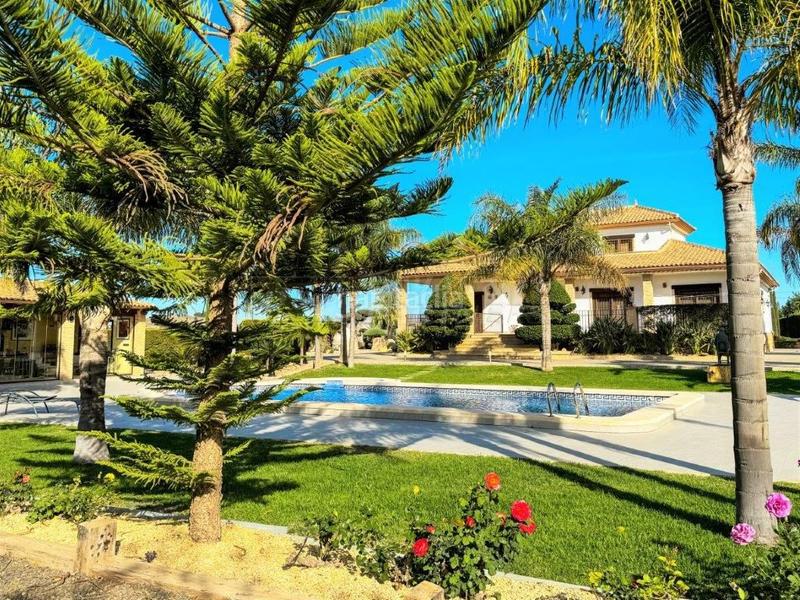 Foto 2fe07aee-5699-41d8-82a0-795e6fe475fc. Chalet villa en venta en centro, 5 dormitorios. en Orihuela