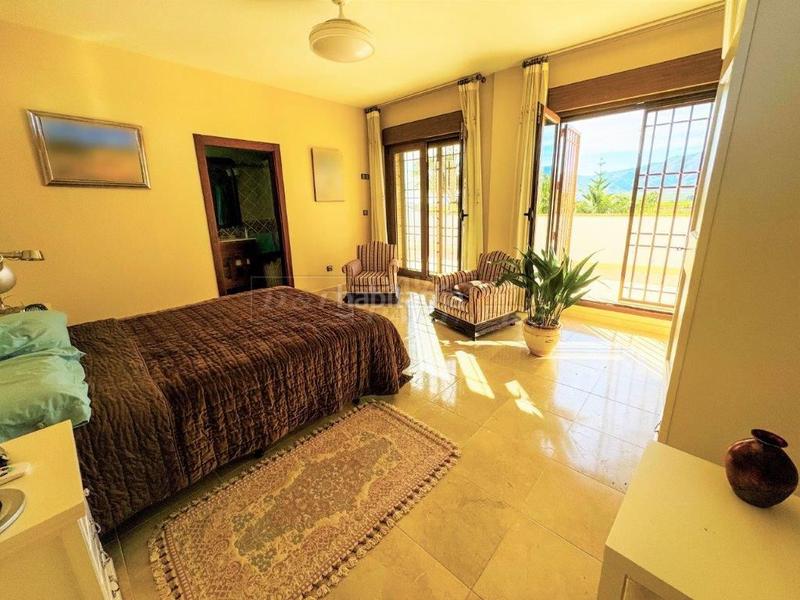 Foto 364eb178-55ec-420e-8a5e-3b05fa203af6. Chalet villa en venta en centro, 5 dormitorios. en Orihuela