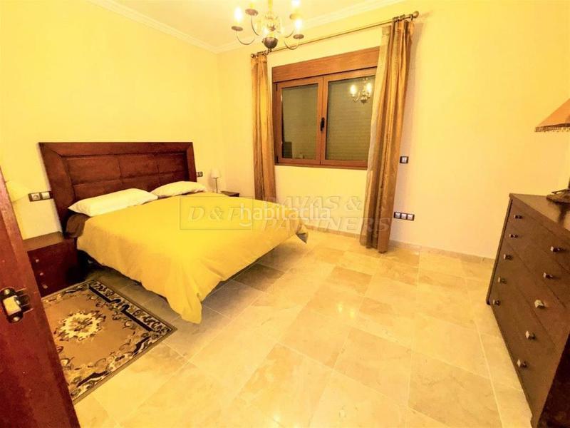 Foto 4e5e97c2-697a-4cde-9159-26f46b8392f6. Chalet villa en venta en centro, 5 dormitorios. en Orihuela