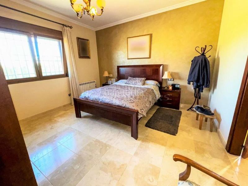 Foto 5c8f044d-c4a2-41bd-8704-7d5d83ee3e00. Chalet villa en venta en centro, 5 dormitorios. en Orihuela