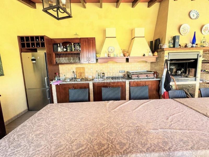 Foto 5f96fe5e-508e-46a8-96f1-b5479b5a5106. Chalet villa en venta en centro, 5 dormitorios. en Orihuela