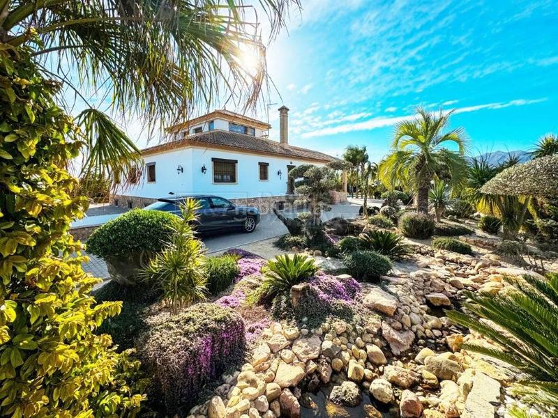 Foto 60de4400-6b35-4a12-995b-1901fc5a9924. Chalet villa en venta en centro, 5 dormitorios. en Orihuela