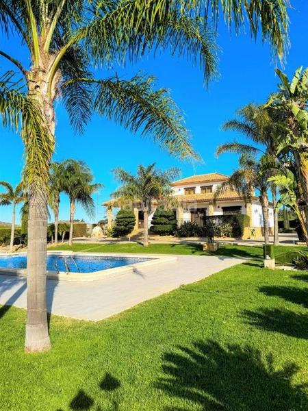 Foto 8d3473e5-1c81-4aa0-9ce7-591fa8980cdb. Chalet villa en venta en centro, 5 dormitorios. en Orihuela